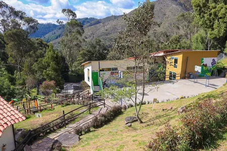 Amplias zonas verdes
